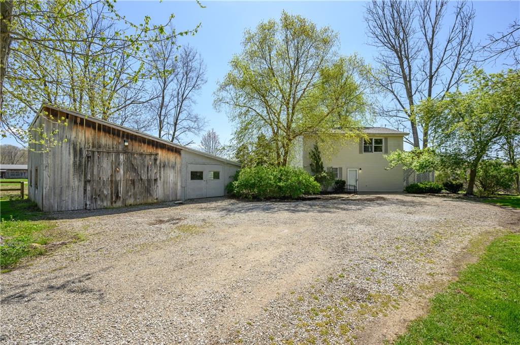 8195 Grandview Road Columbus, IN 47201 - Photo 1 of 58
