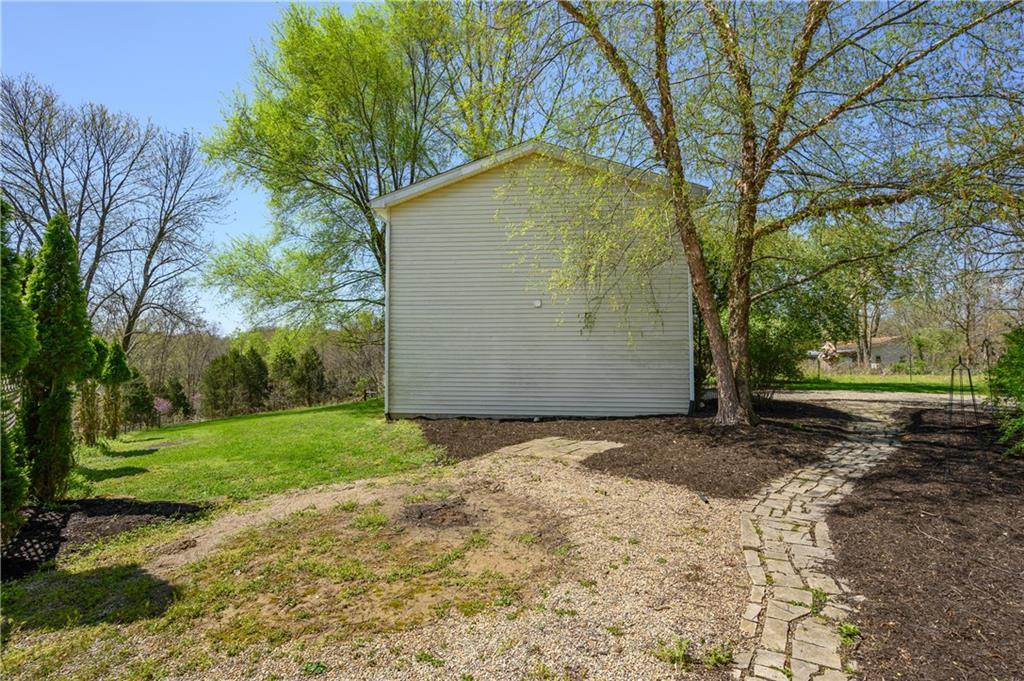 8195 Grandview Road Columbus, IN 47201 - Photo 7 of 58