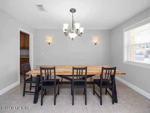 1034 Acapulco Road Jacksonville, FL 32216 - Photo 20 of 27 dining room