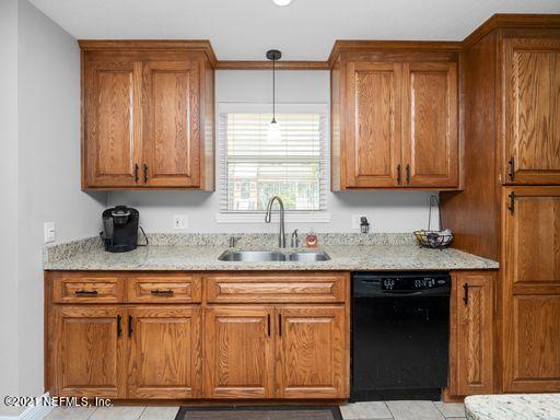 1034 Acapulco Road Jacksonville, FL 32216 - Photo 10 of 27 dMWj3mZg