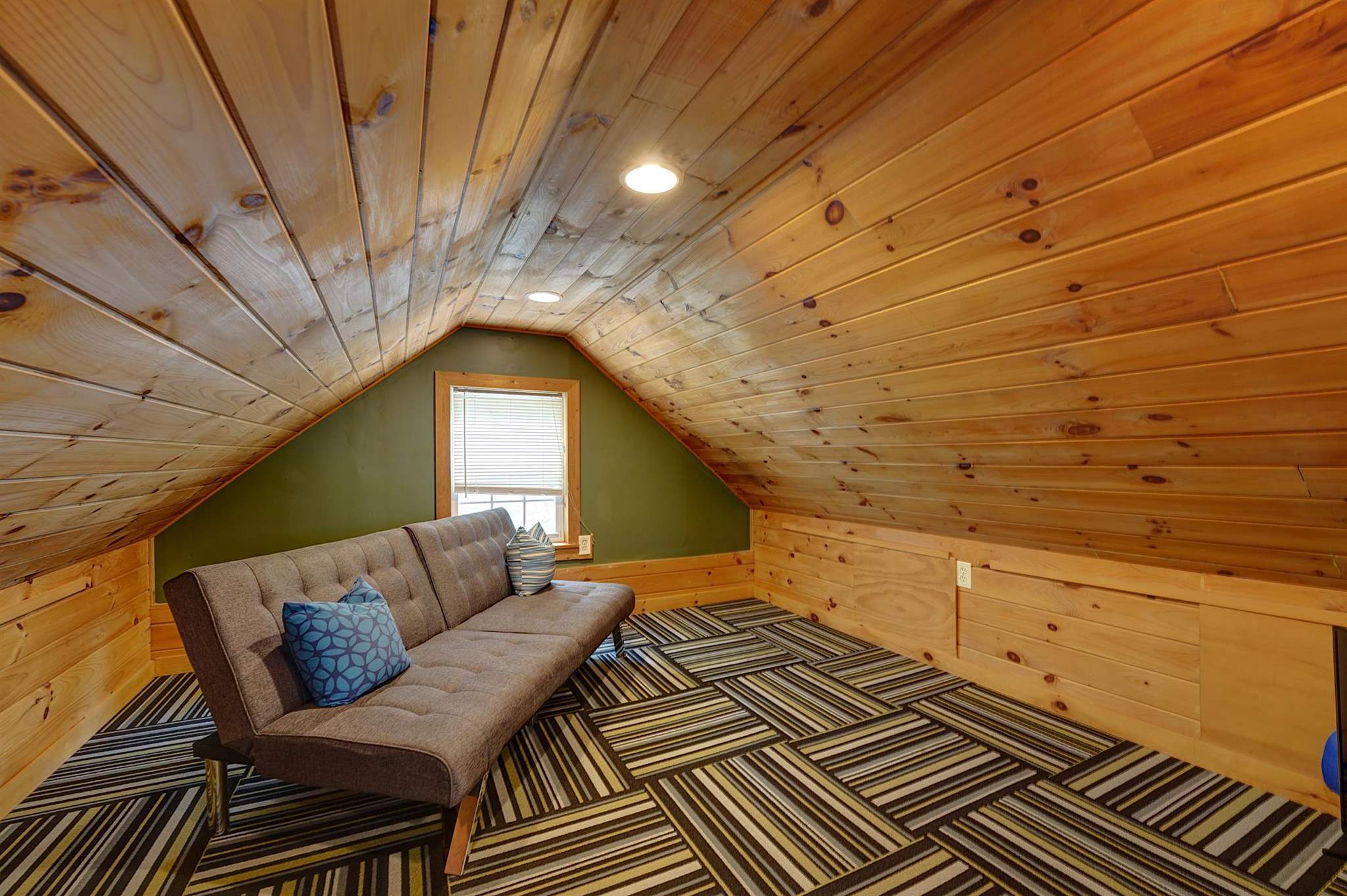 802 Middle Road Portsmouth, NH 03801 - Photo 14 of 23
