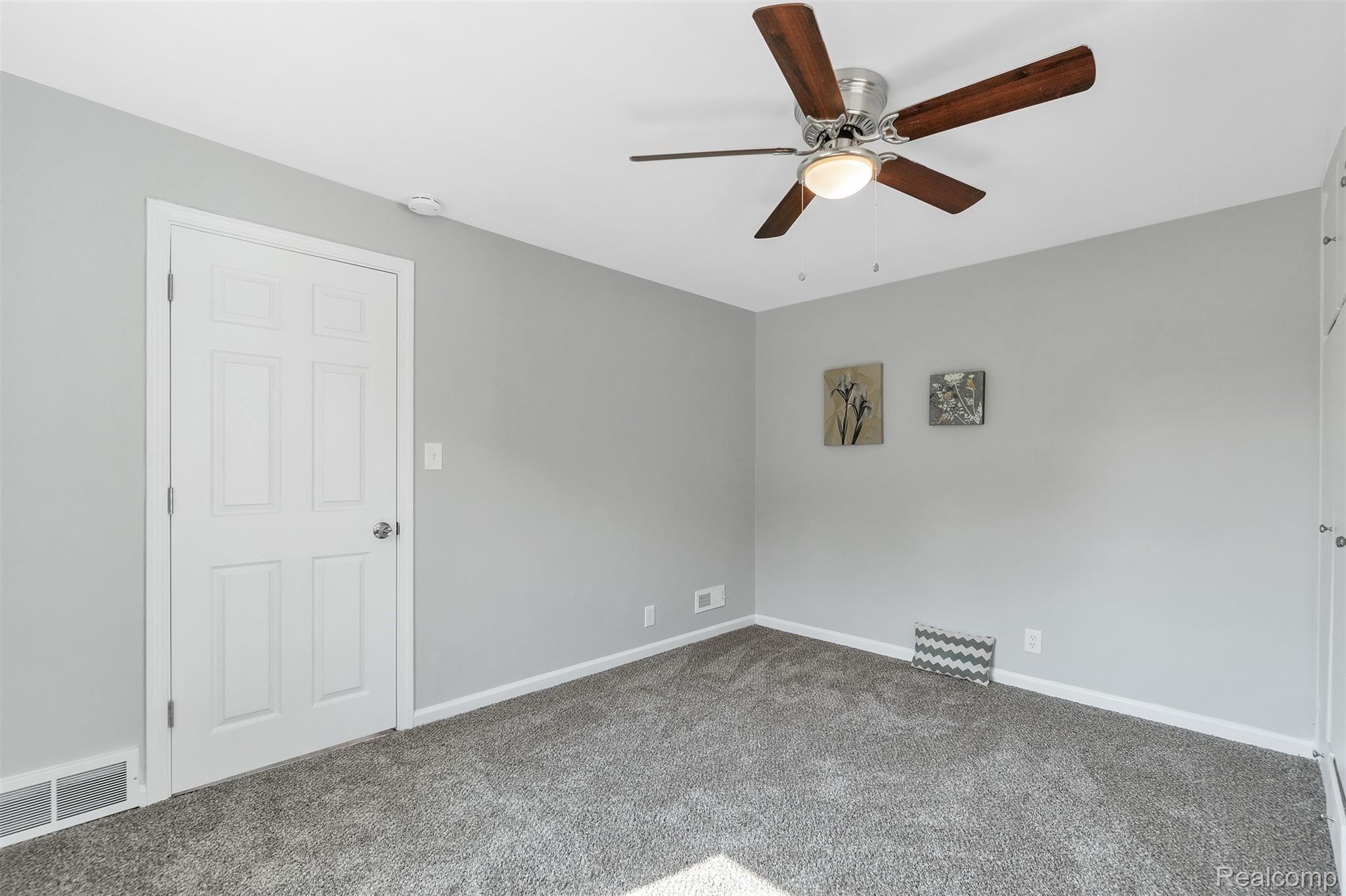 2467 Covert Road Burton, MI 48509 - Photo 16 of 27 17-2467 Covert Rd-windowstill-reale.jpg