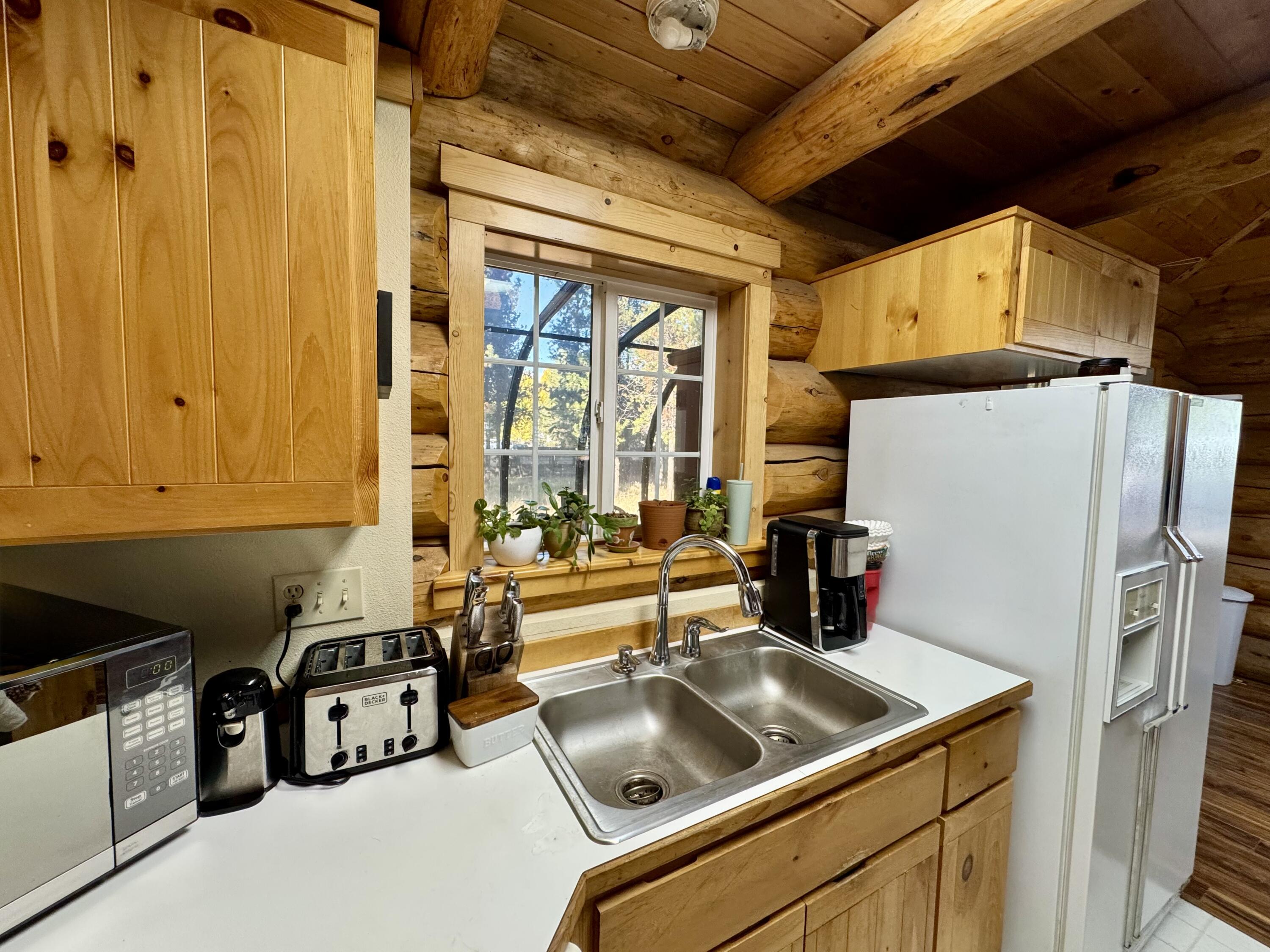15576 Federal Road La Pine, OR 97739 - Photo 11 of 30