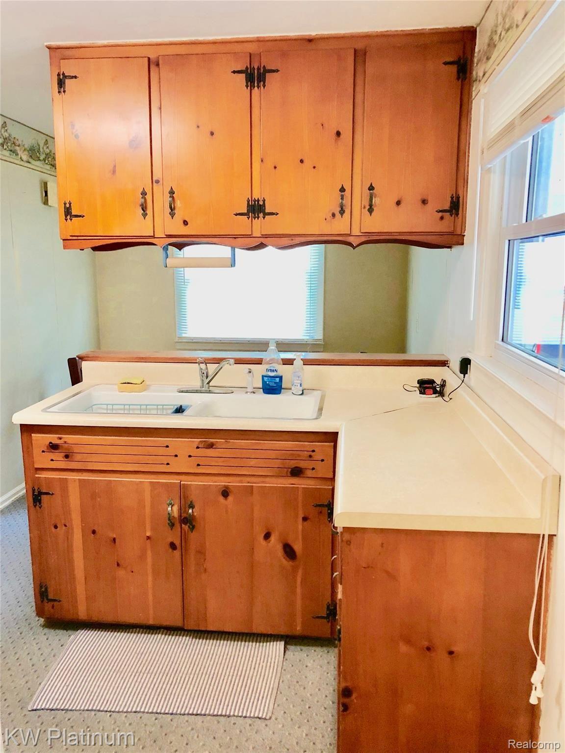 3422 Riverside Drive Port Huron, MI 48060 - Photo 5 of 20 IMG_8724.jpg