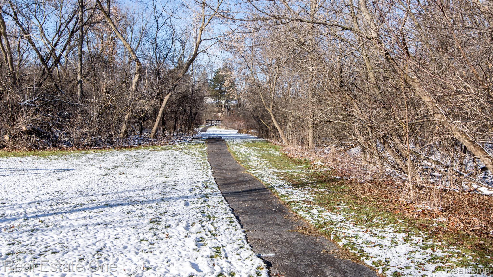 35280 Spring Hill Road Farmington, MI 48331 - Photo 61 of 62 Gallery Image 61
