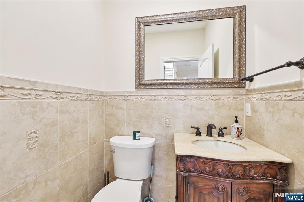 421 Lafayette Avenue, Unit 421 Cliffside Park, NJ 07010 - Photo 14 of 30