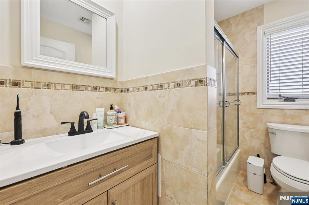 421 Lafayette Avenue, Unit 421 Cliffside Park, NJ 07010 - Photo 15 of 30