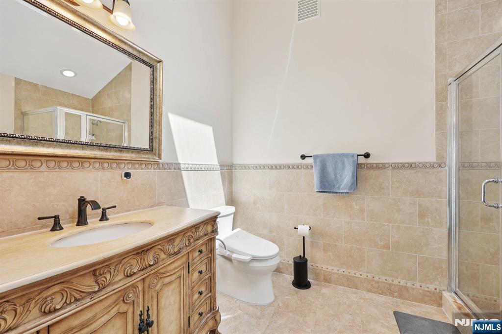 421 Lafayette Avenue, Unit 421 Cliffside Park, NJ 07010 - Photo 22 of 30