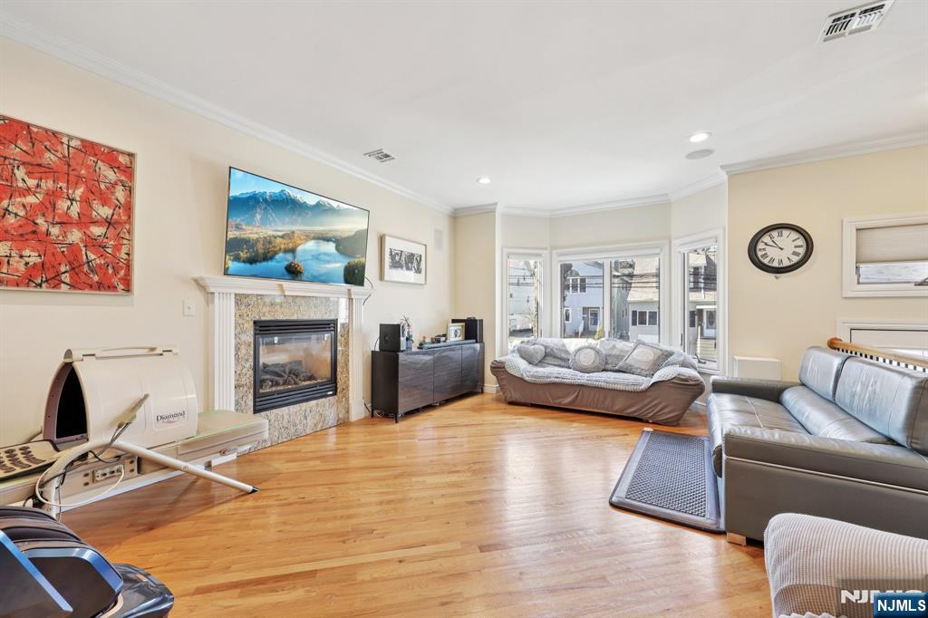421 Lafayette Avenue, Unit 421 Cliffside Park, NJ 07010 - Photo 5 of 30
