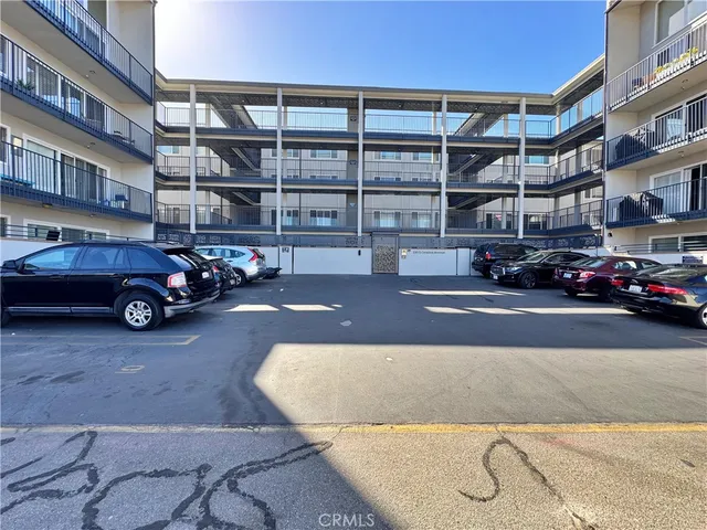 $5,700 | 230 South Catalina Avenue, Unit 203, Redondo Beach, CA 90277