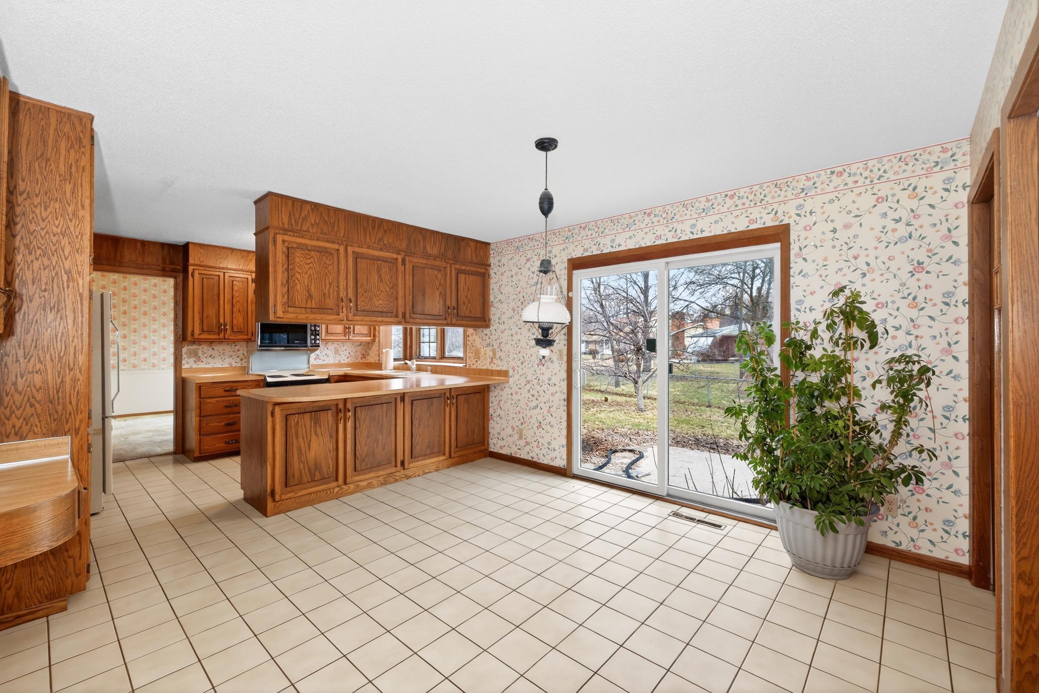 3525 Longfellow Road North Fargo, ND 58102 - Photo 12 of 38