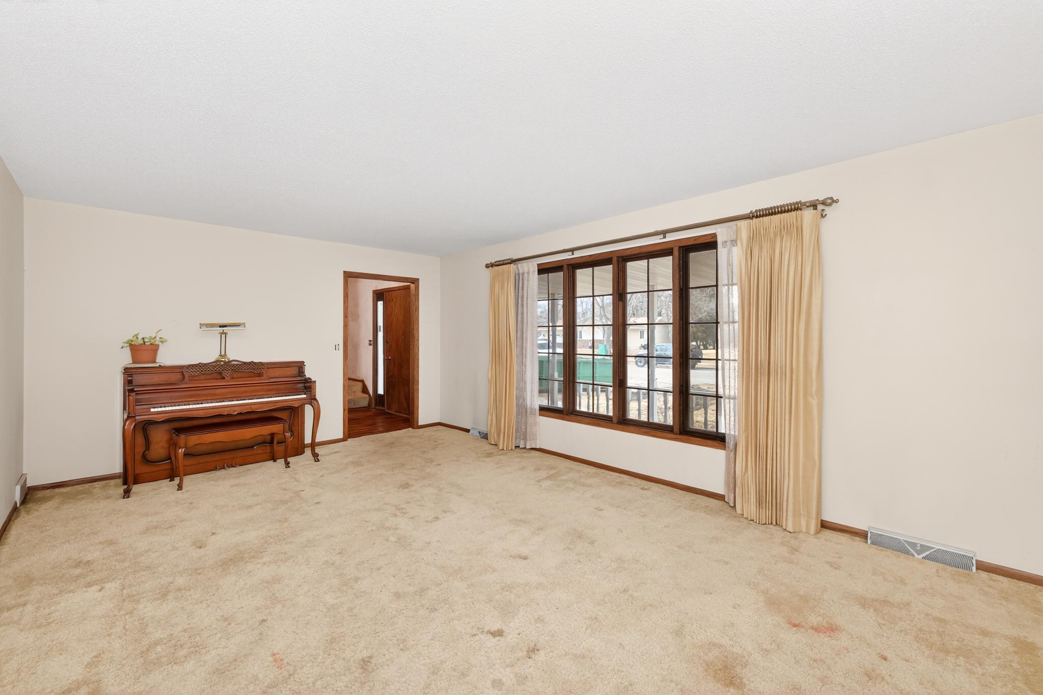 3525 Longfellow Road North Fargo, ND 58102 - Photo 7 of 38