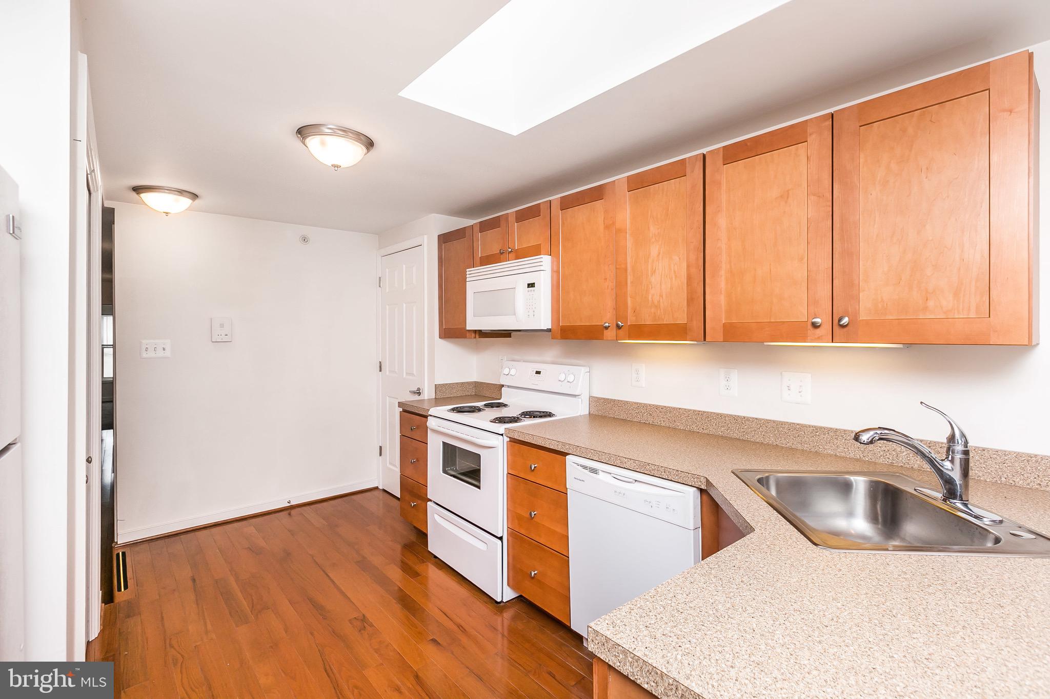 910 South Charles Street, Unit B Baltimore, MD 21230 - Photo 12 of 37 Kitchen