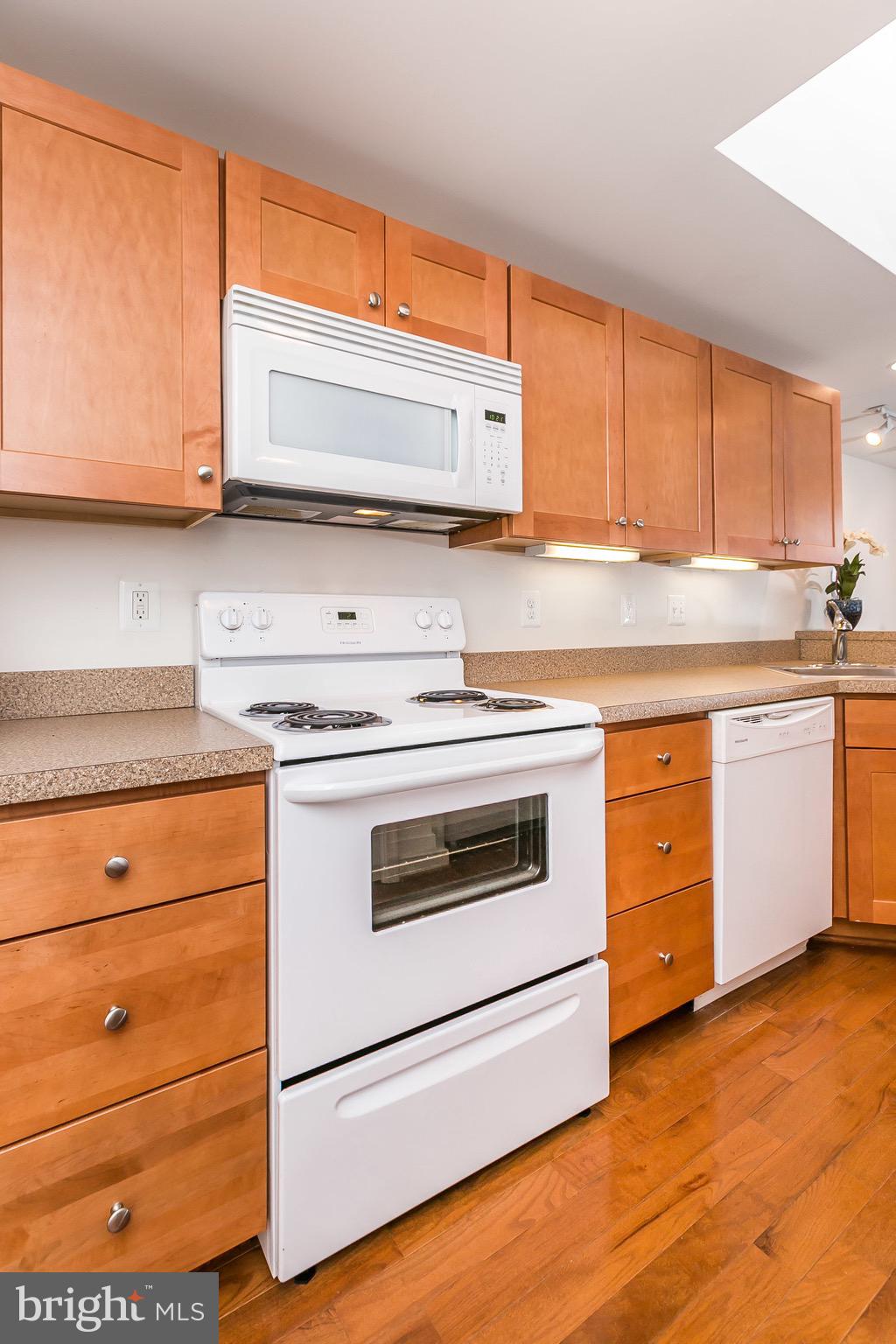 910 South Charles Street, Unit B Baltimore, MD 21230 - Photo 15 of 37 Kitchen
