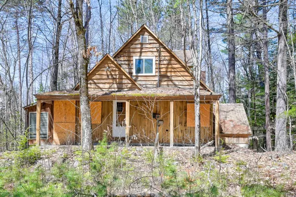 $277,900 | 236 Thompson Road, Conway, NH 03860
