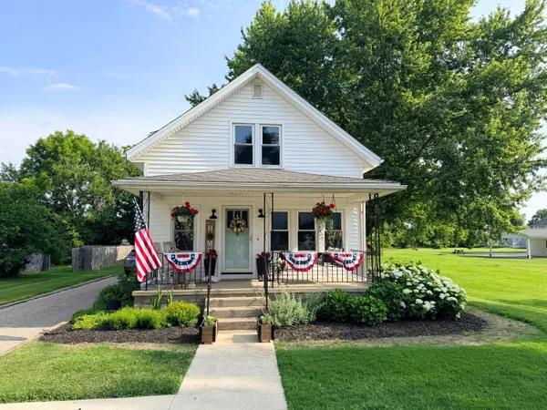 $309,000 | 812 West N Street, Hebron, OH 43025