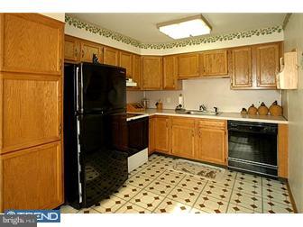 3206 Danley Road Philadelphia, PA 19154 - Photo 8 of 12 Kitchen