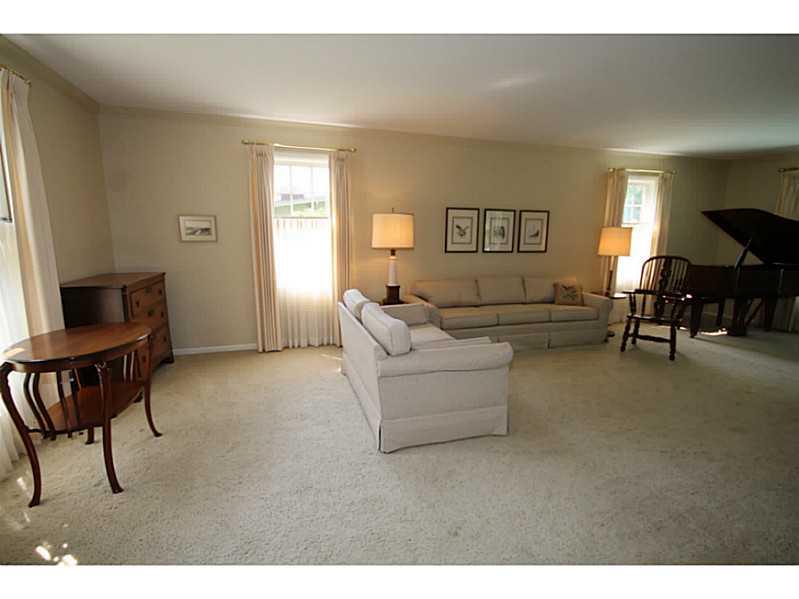 4050 North Riverside Drive Columbus, IN 47203 - Photo 8 of 24