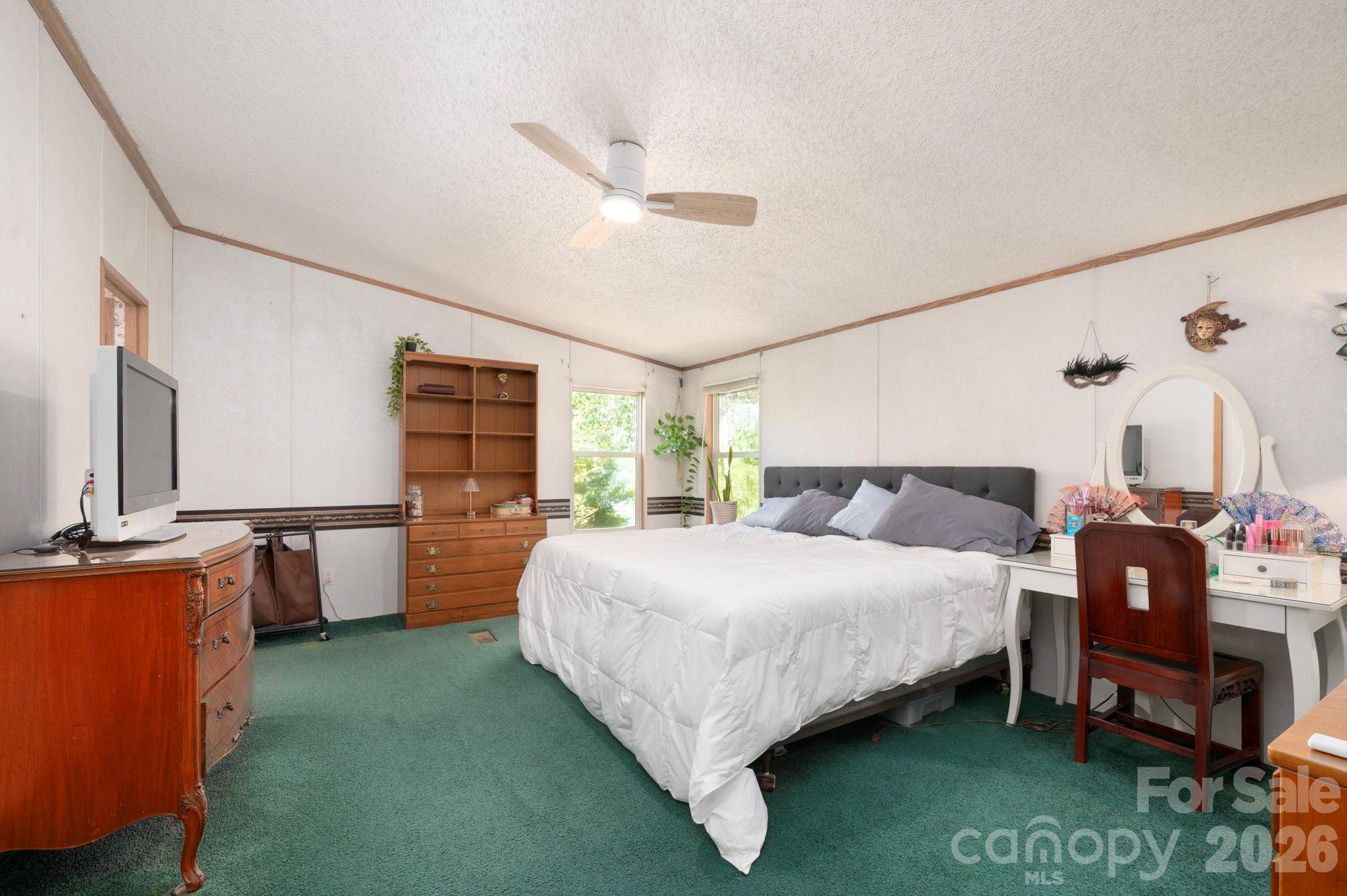66 Green Oak Road Asheville, NC 28804 - Photo 19 of 35