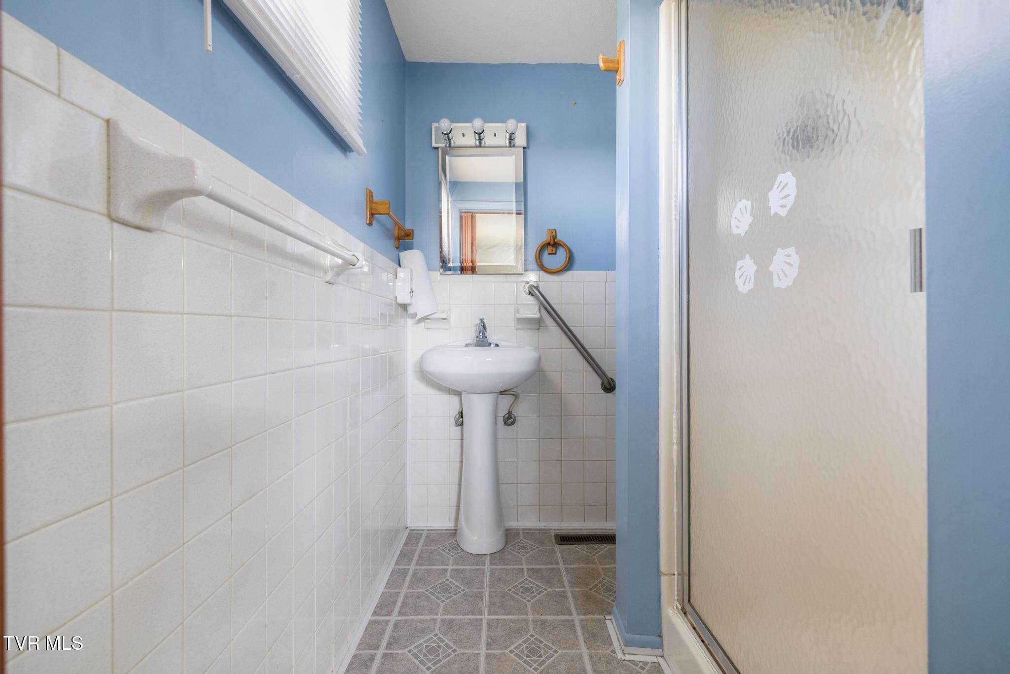 1236 Dunlap Road Kingsport, TN 37663 - Photo 26 of 61 IMG_8827