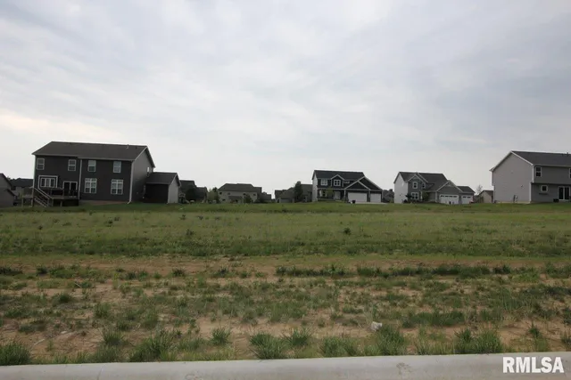 $69,000 | 6512 West Ironwood Drive, Edwards, IL 61528