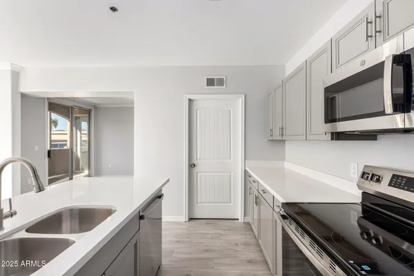 $244,900 | 2134 East Broadway Road, Unit 1035, Tempe, AZ 85282