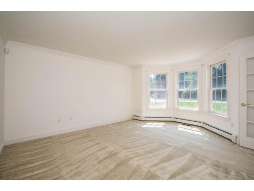 6 Copper Beech Road Salem, NH 03079 - Photo 10 of 36