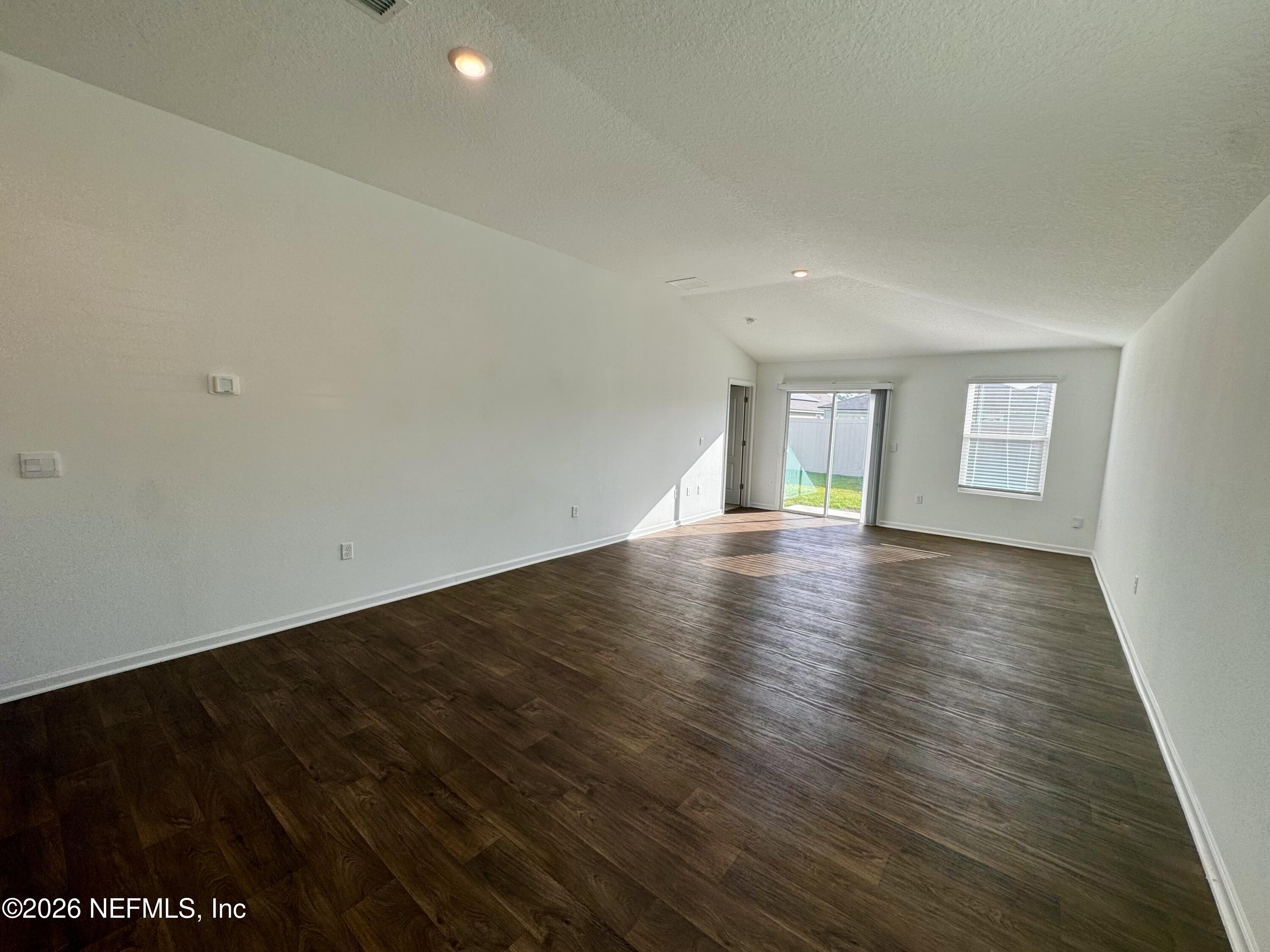 12629 European Beech Road Jacksonville, FL 32218 - Photo 4 of 27 Living room
