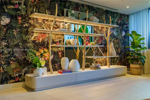 $1,150,000 | 700 Northeast 24th Street, Unit 2504, Miami, FL 33137