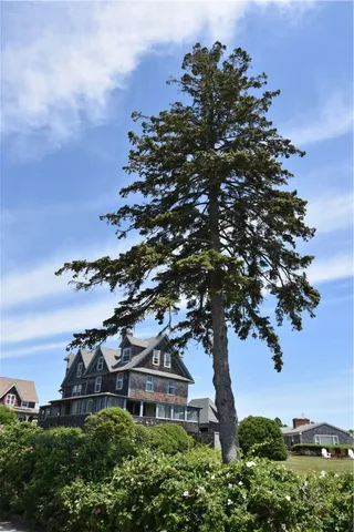 $8,000,000 | 112 Noyes Neck Road, Westerly, RI 02891