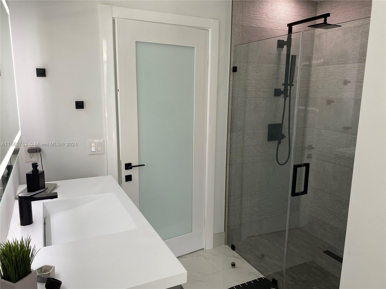 16976 Southwest 90th Terrace Miami, FL 33196 - Photo 9 of 90