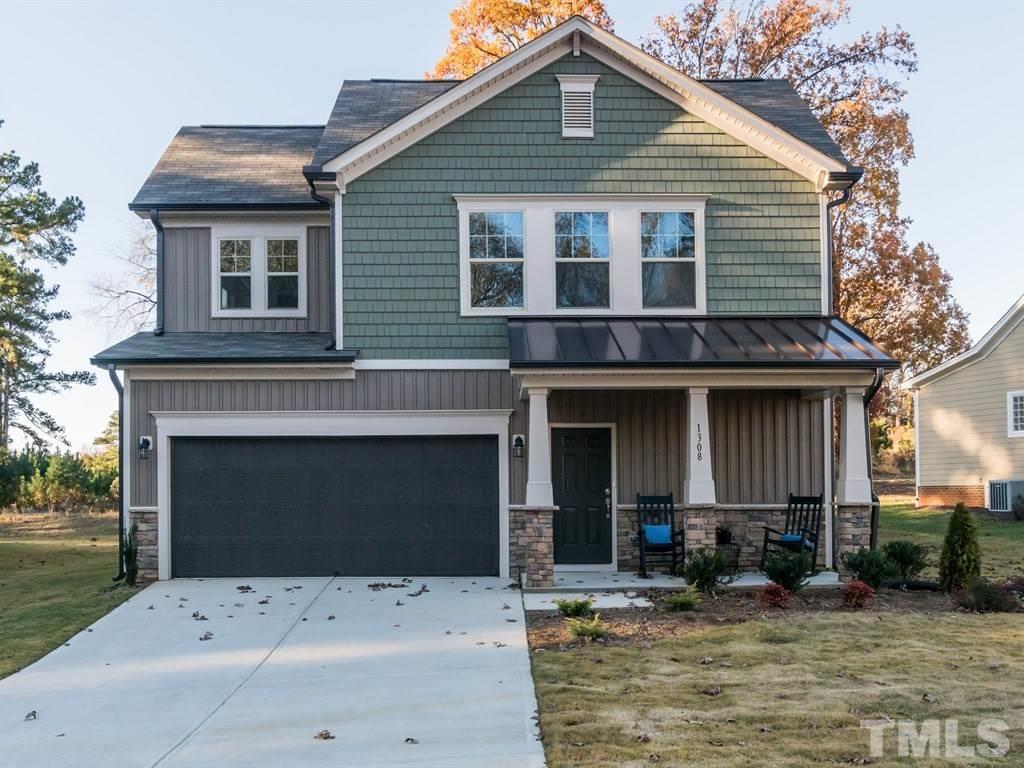 Please note this is the exterior of the model home- actual home has a different color scheme
