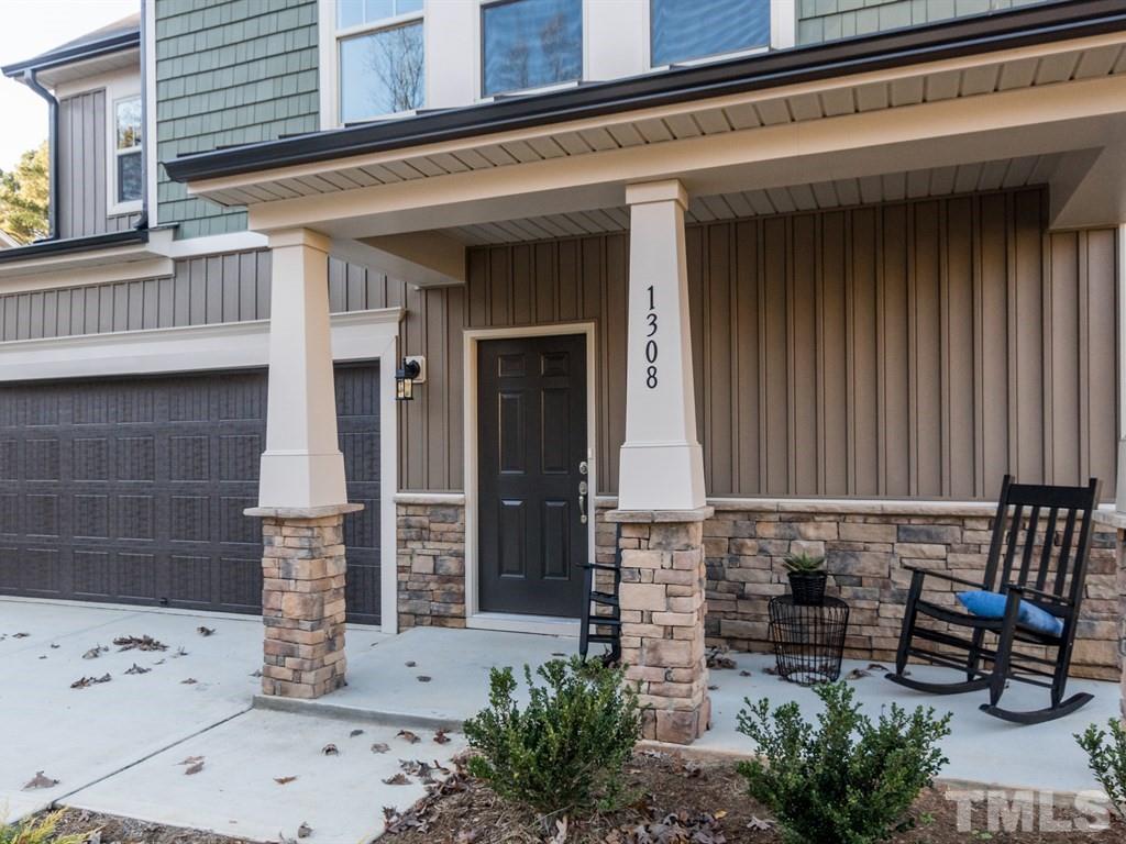 Please note this is the exterior of the model home- actual home has a different color scheme