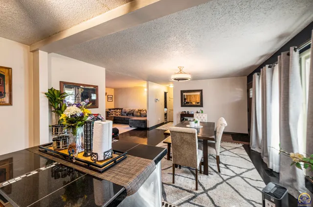 $169,900 | 1730 Southwest 37th Street, Topeka, KS 66611