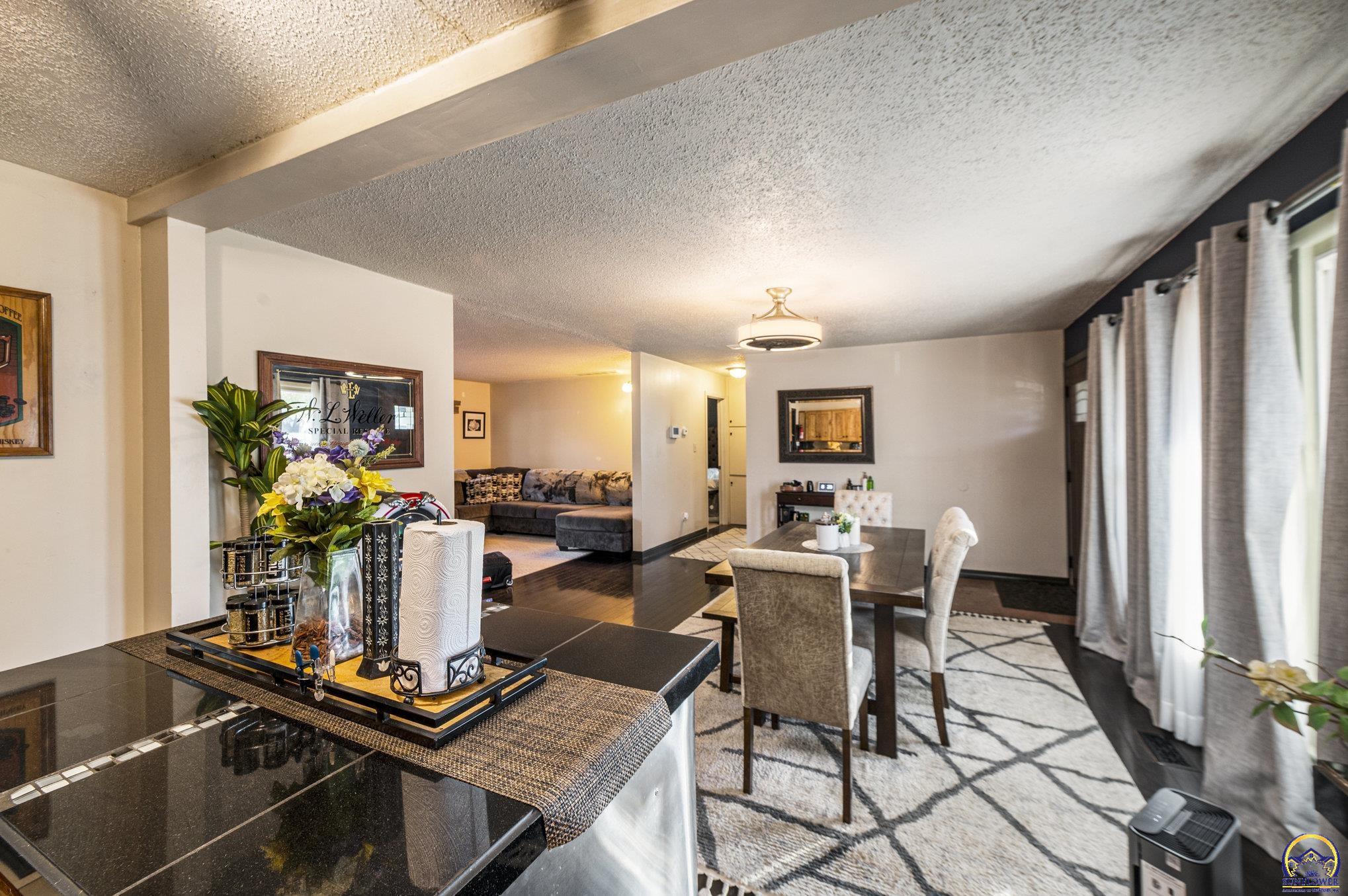 1730 Southwest 37th Street Topeka, KS 66611 - Photo 11 of 24