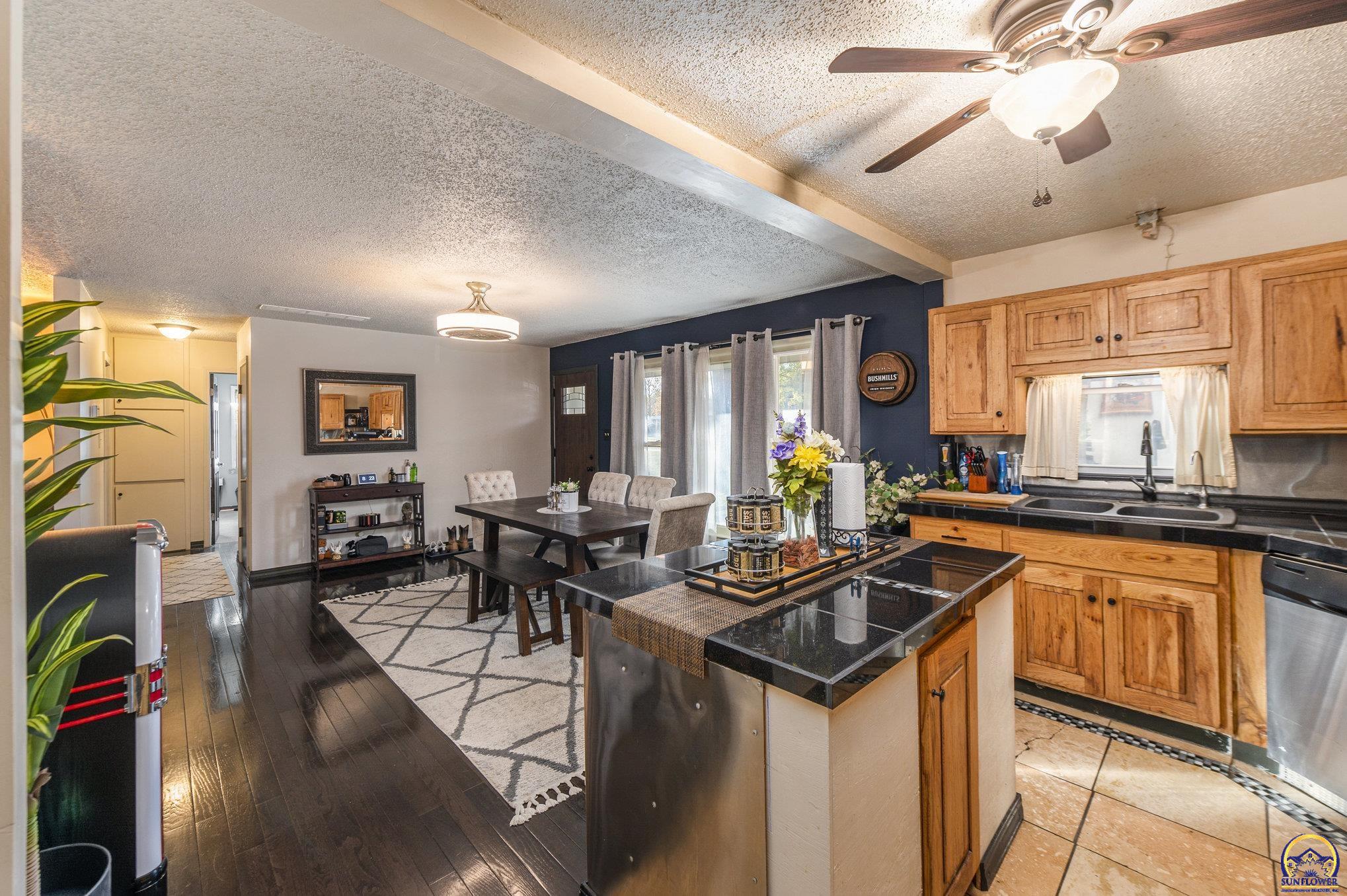 1730 Southwest 37th Street Topeka, KS 66611 - Photo 12 of 24