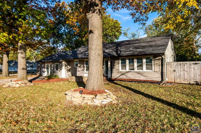 $169,900 | 1730 Southwest 37th Street, Topeka, KS 66611