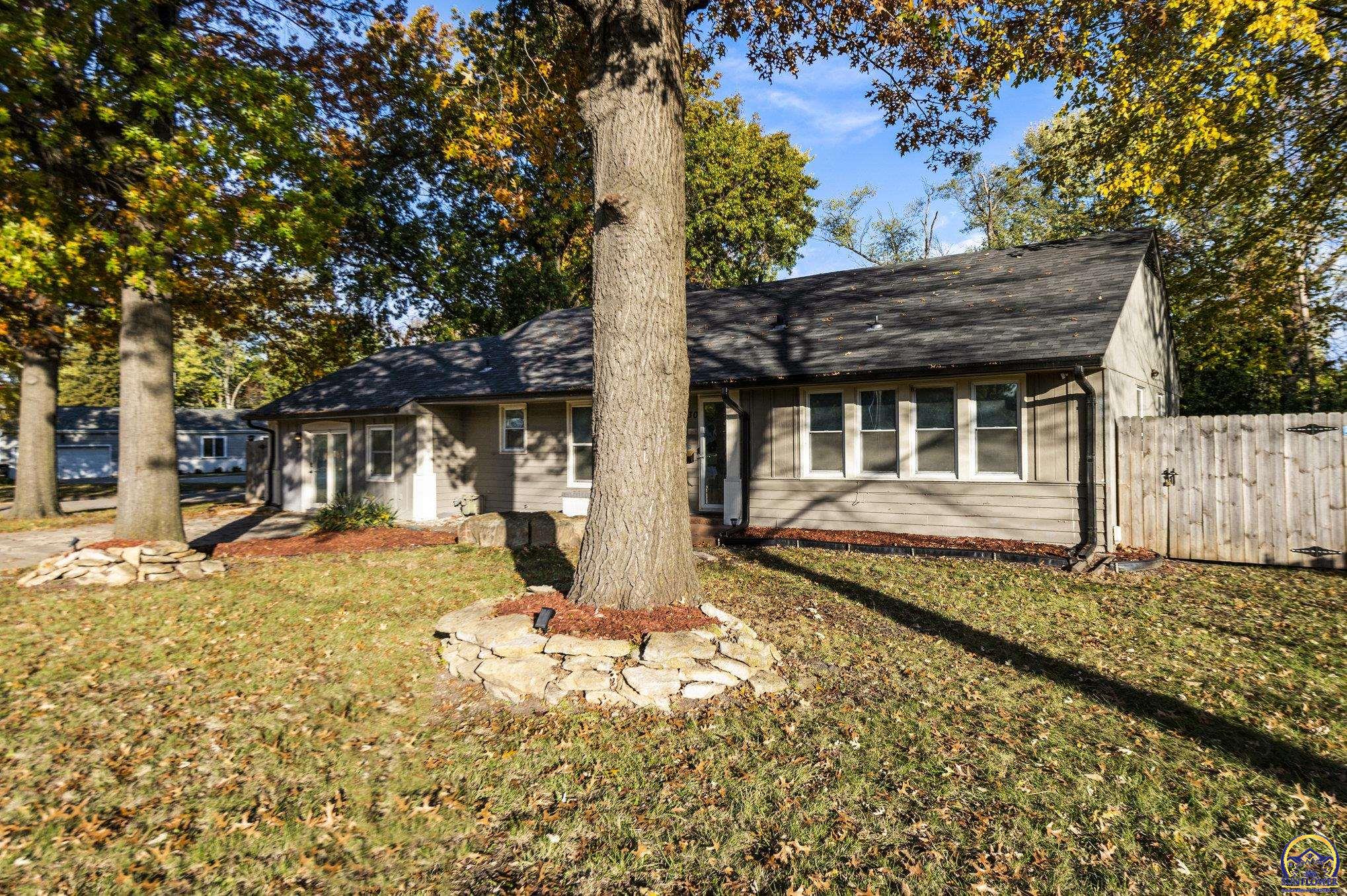 1730 Southwest 37th Street Topeka, KS 66611 - Photo 2 of 24