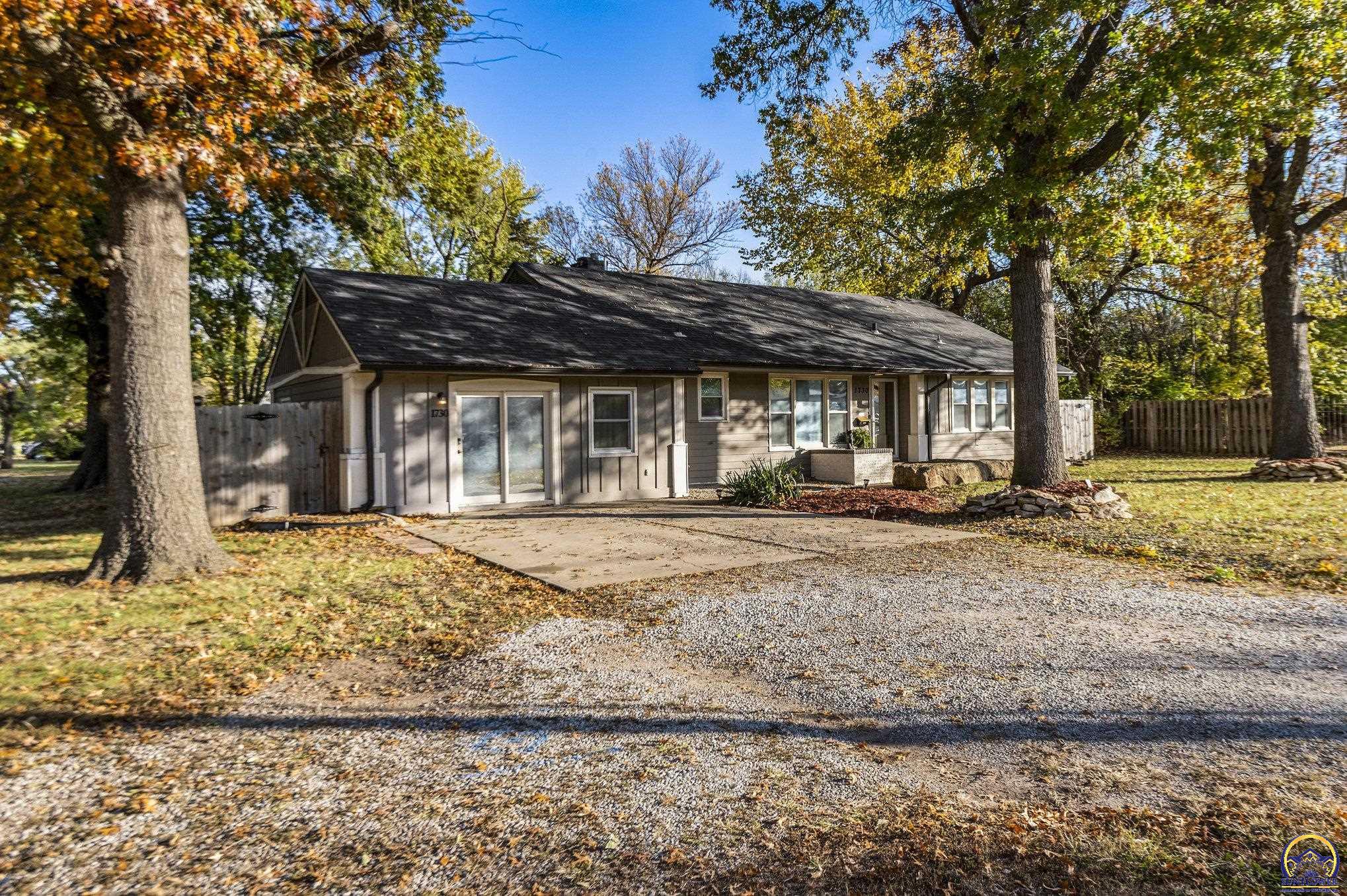 1730 Southwest 37th Street Topeka, KS 66611 - Photo 4 of 24