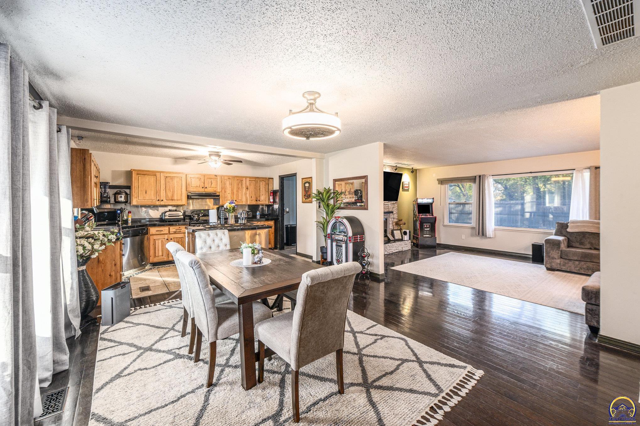 1730 Southwest 37th Street Topeka, KS 66611 - Photo 9 of 24