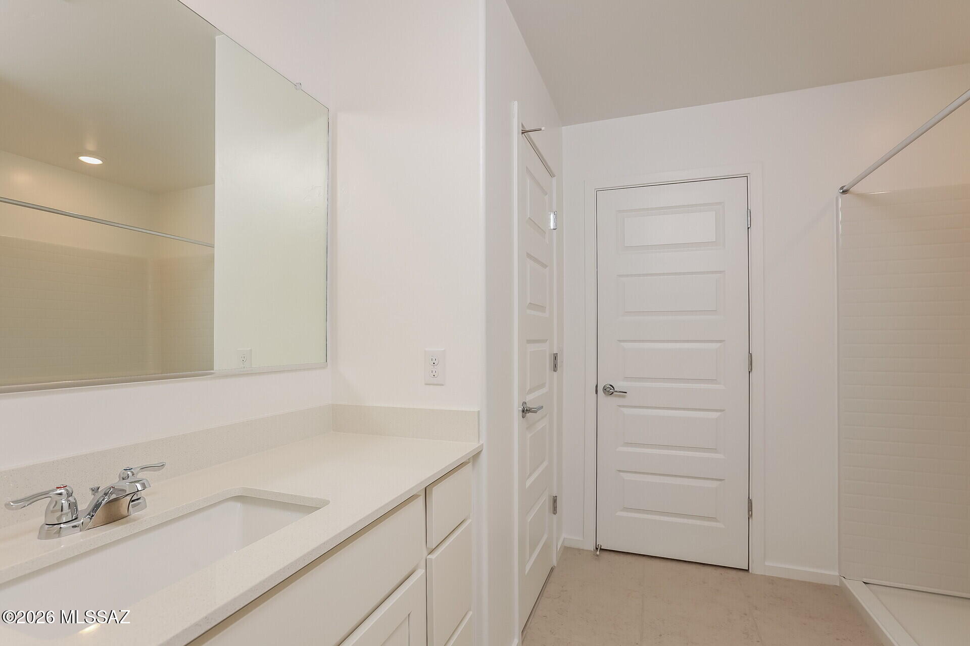 7068 West Indian Clover Way Tucson, AZ 85757 - Photo 11 of 17 11-photo-Main-Bathroom-bb3c1179-96e6-421