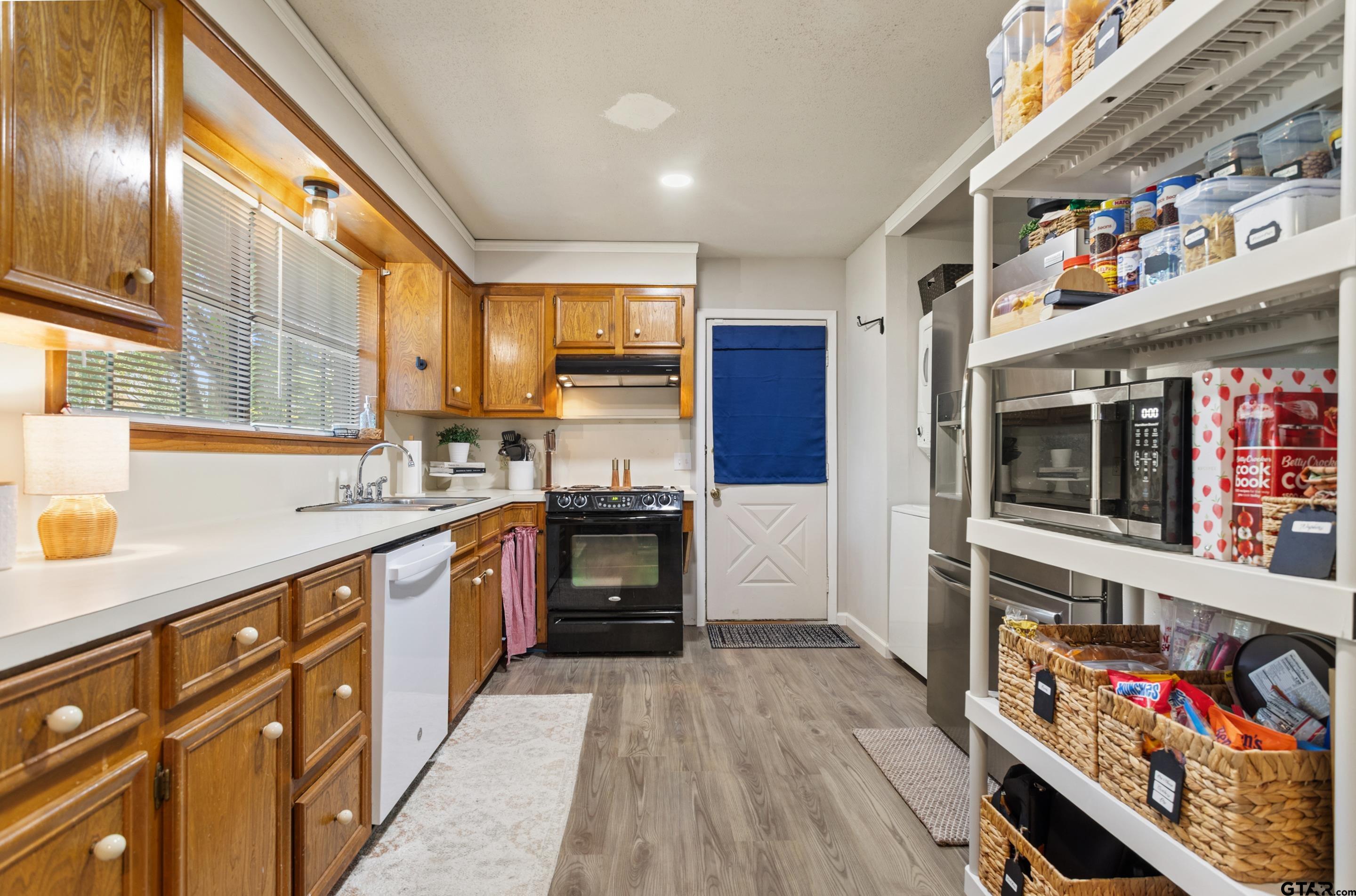 1316 Ridgeview Drive Tyler, TX 75701 - Photo 8 of 21