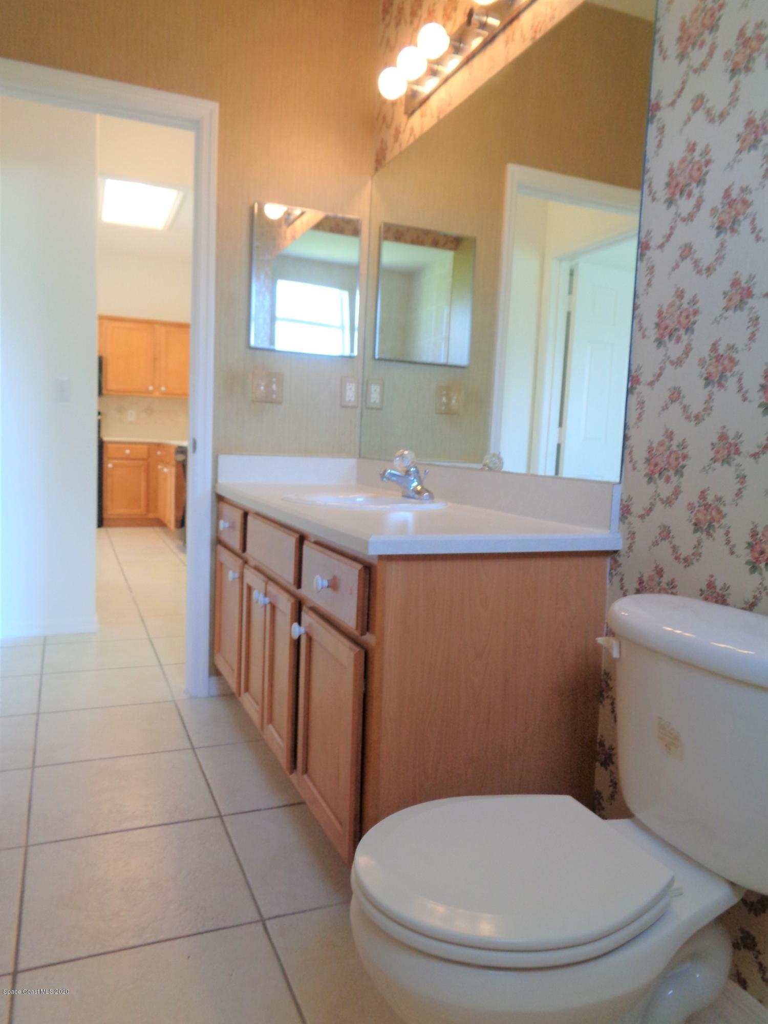 1630 Degroodt Road Southwest Palm Bay, FL 32908 - Photo 24 of 31 Guest Bath