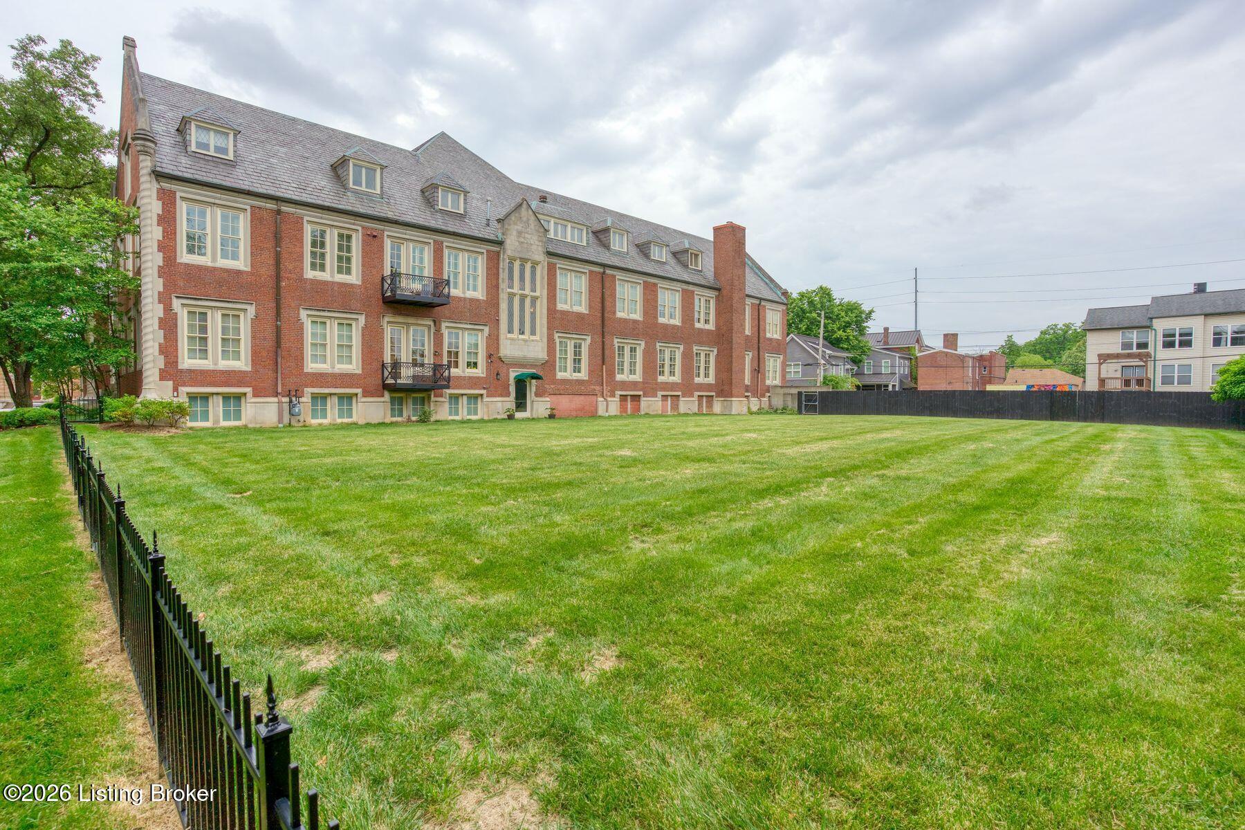 966 Cherokee Road, Unit 302 Louisville, KY 40204 - Photo 40 of 50 photo_online_040