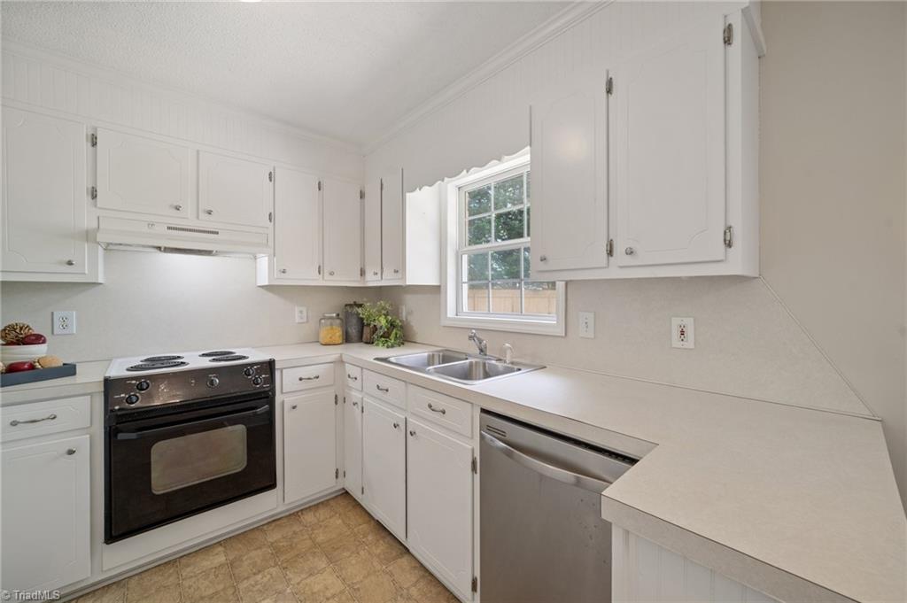 1411 Gus Hill Road Clemmons, NC 27012 - Photo 11 of 37 Gallery Image 11