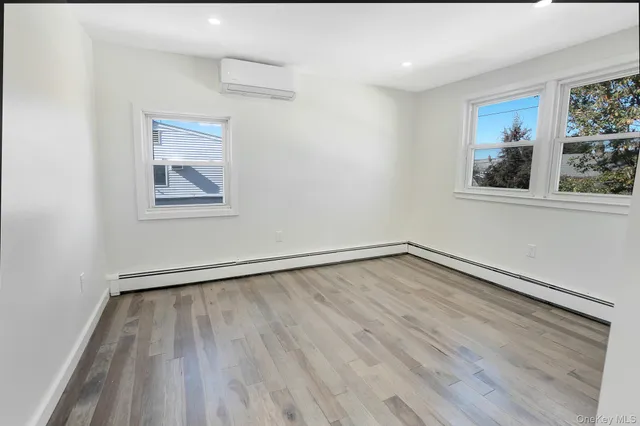 $879,900 | 23 Chase Lane, Levittown, NY 11756