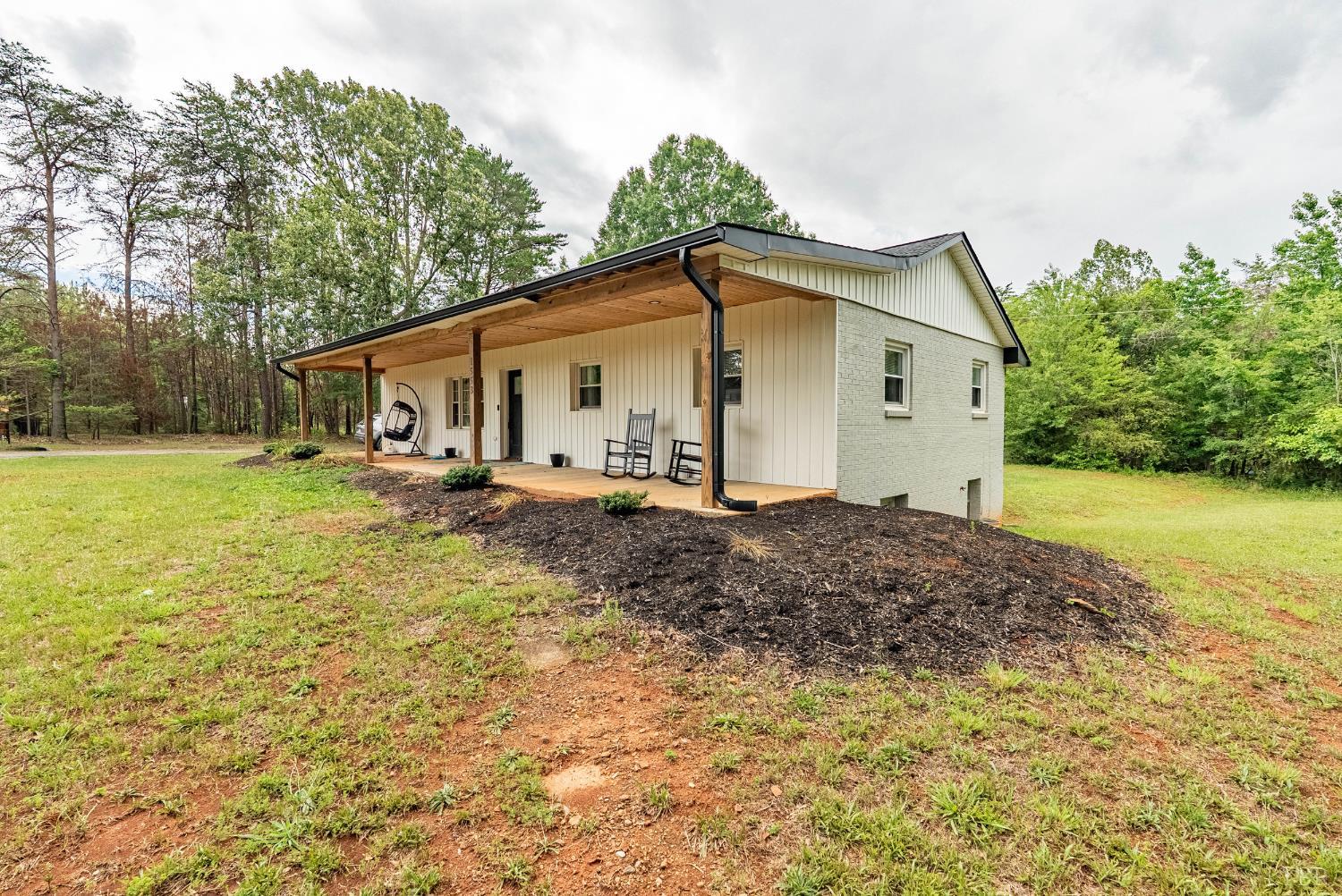 1553 Hubbard Road Long Island, VA 24569 - Photo 3 of 48