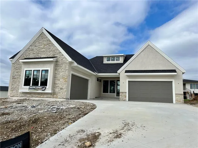 $920,000 | 10856 South Shady Bend Road, Olathe, KS 66061