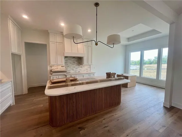 $920,000 | 10856 South Shady Bend Road, Olathe, KS 66061