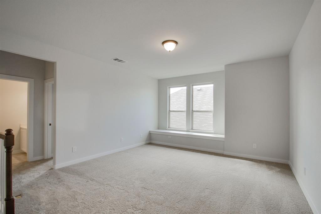 7612 Spring Drive Watauga, TX 76148 - Photo 29 of 40 an empty room with a window